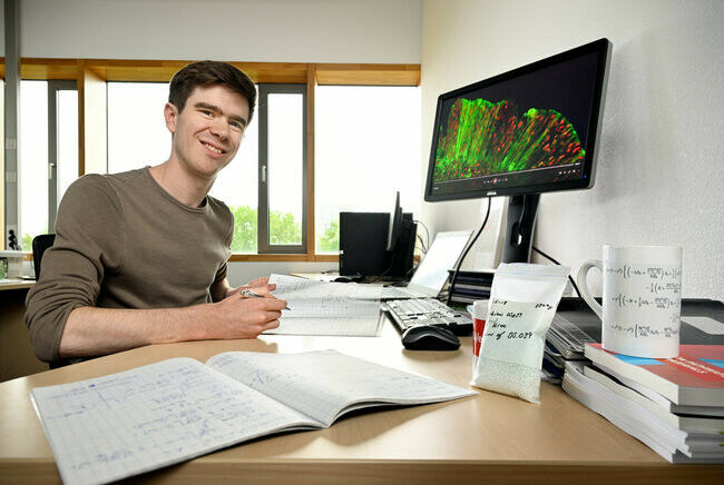 Photo: Bart van Overbeeke