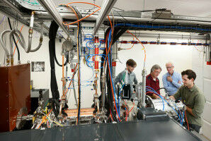 TU/e-onderzoekers krijgen 'draagbaar' harde r�ntgenapparaat aan de praat